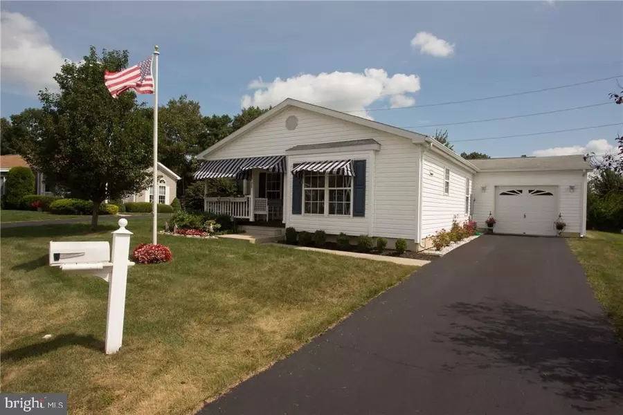 28 PERRYS LN, Manahawkin, NJ 08050