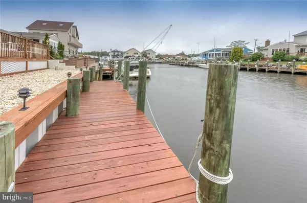 Lanoka Harbor, NJ 08734,409 ELIZABETH CT