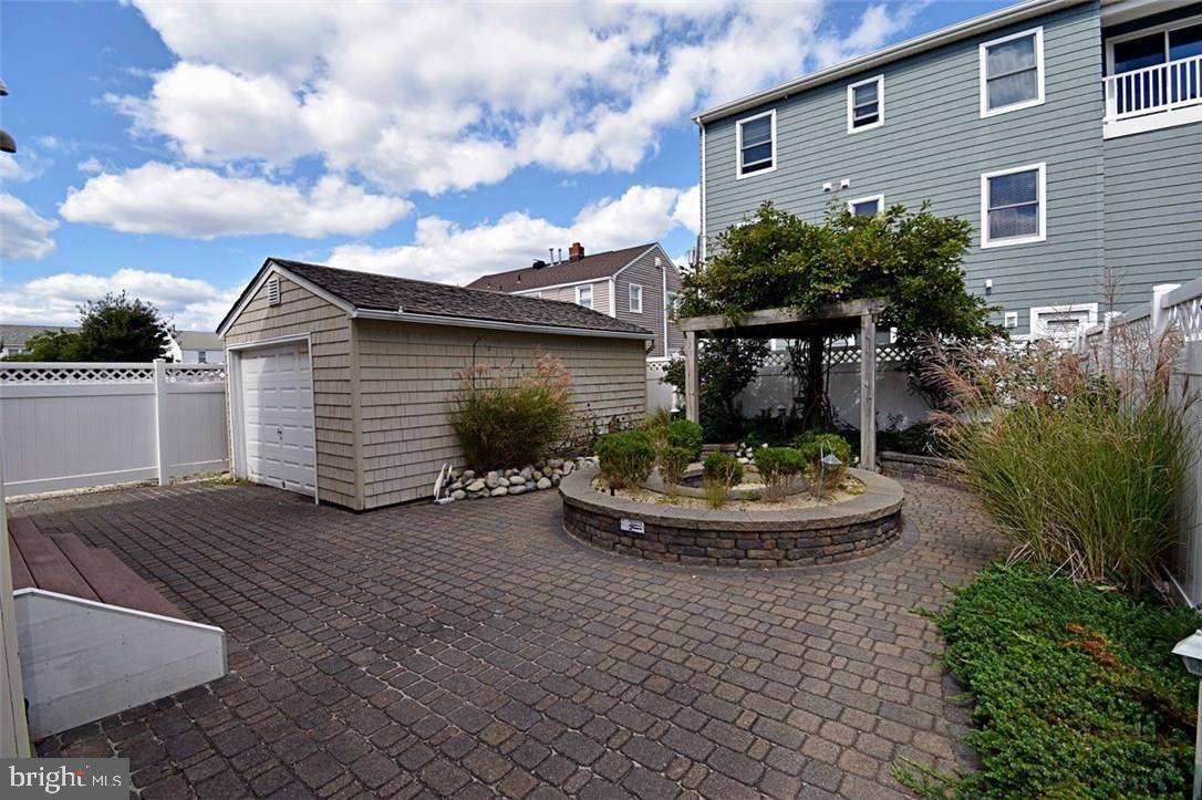 Long Beach Township, NJ 08008,113 E HERBERT AVE