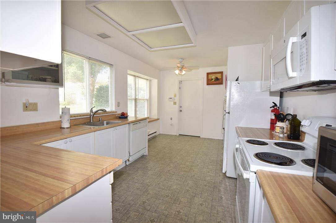 Manchester Township, NJ 08759,835B LIVERPOOL CIR