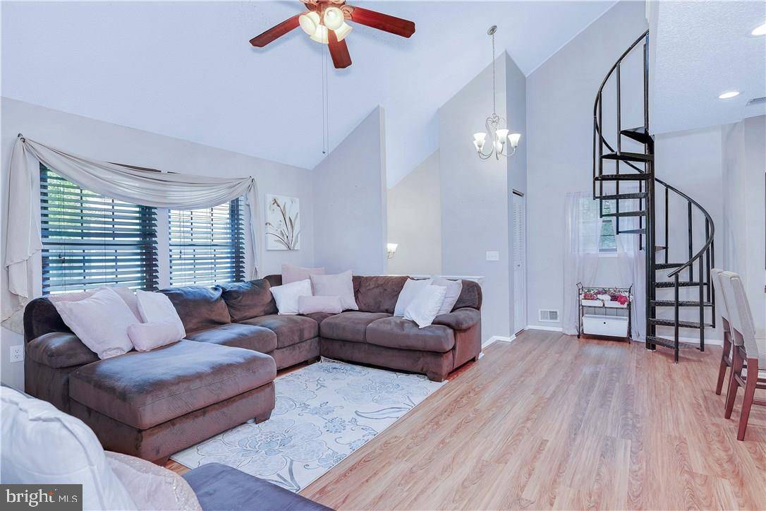 Jackson, NJ 08527,214 PINE MEADOWS CT