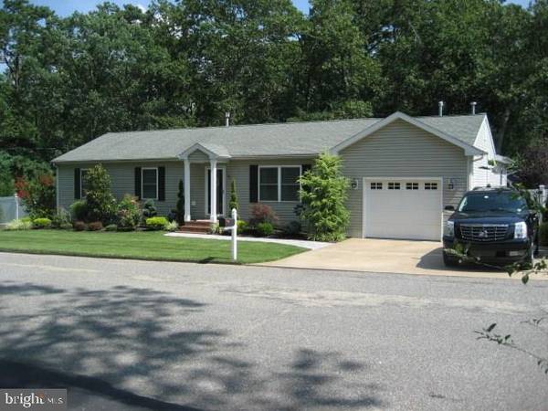 98 BOWLINE ST, Beachwood, NJ 08722