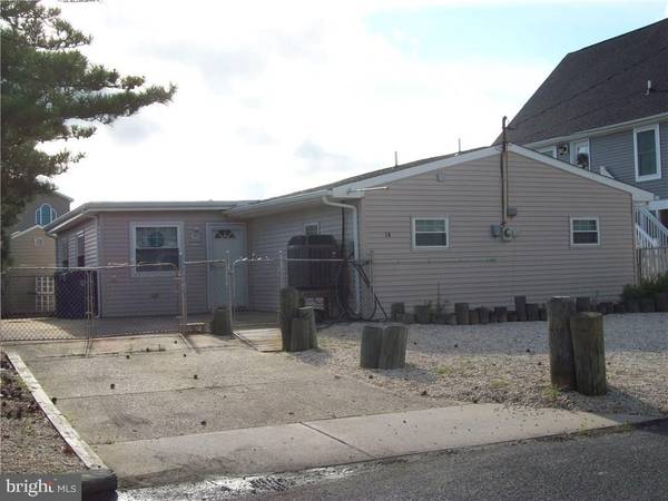 14 LAKE MICHIGAN DR, Tuckerton, NJ 08087