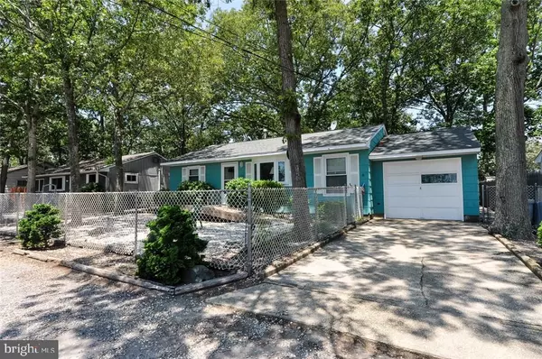 Forked River, NJ 08731,628 OAKWOOD DR