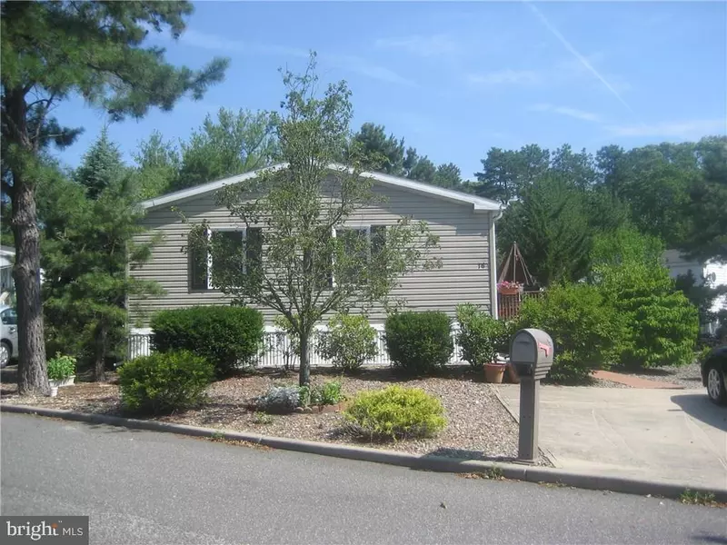 16 OAK TREE LANE LN, Manahawkin, NJ 08050