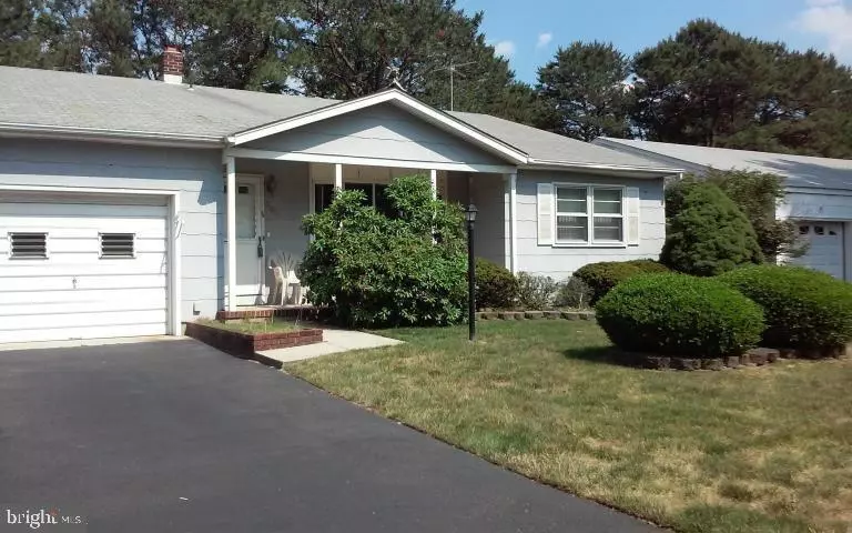 106 CASTLETON DR, Toms River, NJ 08757