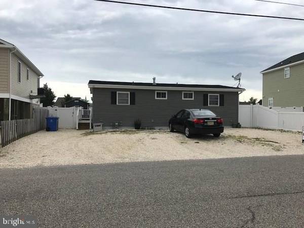 20 FLORENCE LN, Manahawkin, NJ 08050