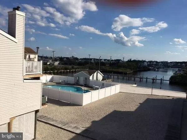 Tuckerton, NJ 08087,15 W PLAYHOUSE DR #21