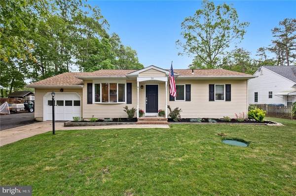 38 MAYFLOWER DR, Tuckerton, NJ 08087