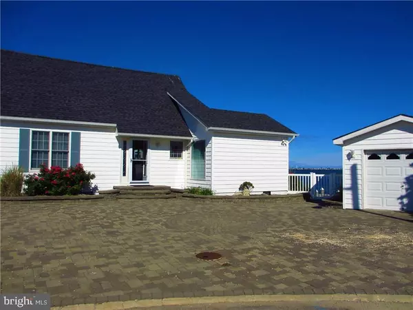 86 HOWARD DR, Manahawkin, NJ 08050