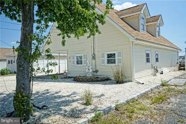 119 S CAPTAINS DR, Tuckerton, NJ 08087