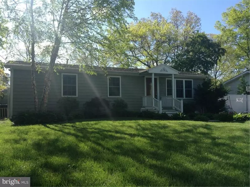 65 FLIPPER AVE, Manahawkin, NJ 08050