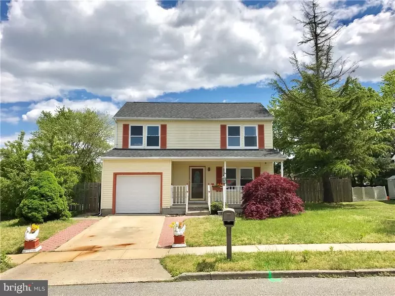 8 COBBLESTONE DR, Barnegat, NJ 08005