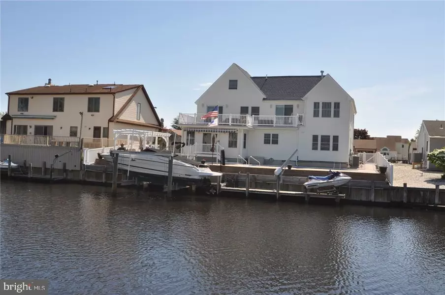 405 ATLANTIC CITY CT, Lanoka Harbor, NJ 08734