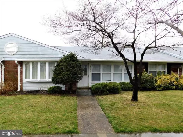 1235 HAMILTON CT #B, Lakewood, NJ 08701