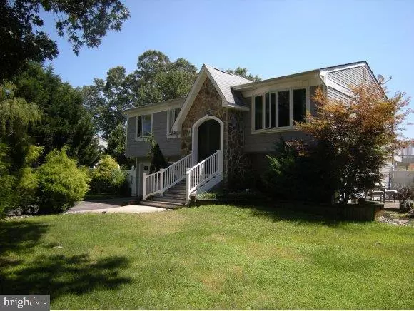 23 LAYTON AVE AVE, Pine Beach, NJ 08741