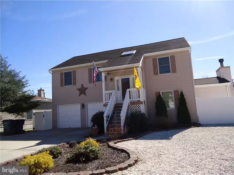 18 BEAR HOLLOW LN, Tuckerton, NJ 08087