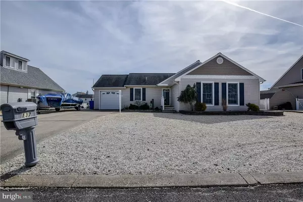 137 ARTHUR DR, Manahawkin, NJ 08050