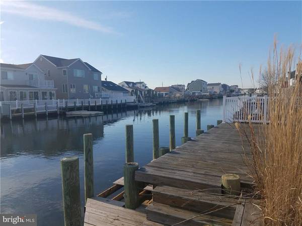 20 PHYLLLIS LN, Manahawkin, NJ 08050