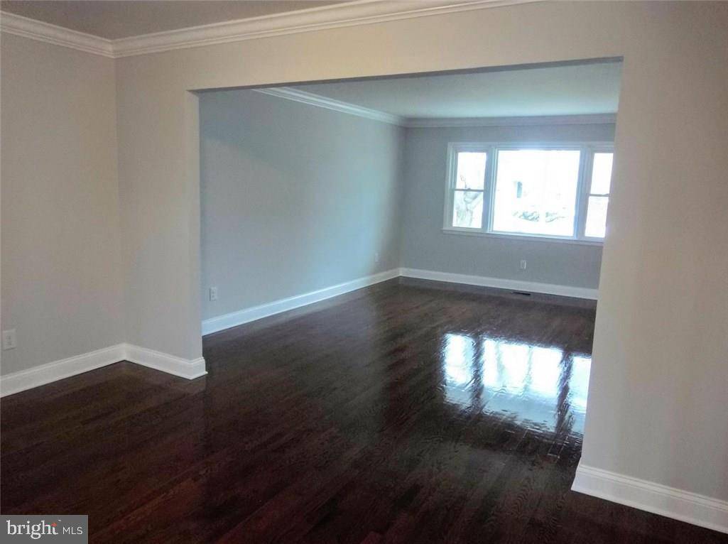 Toms River, NJ 08757,11 BASSET DR