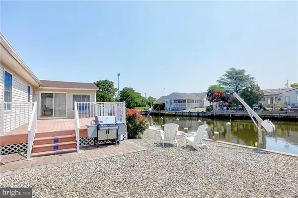 Lanoka Harbor, NJ 08734,1017 E HICKORY DR