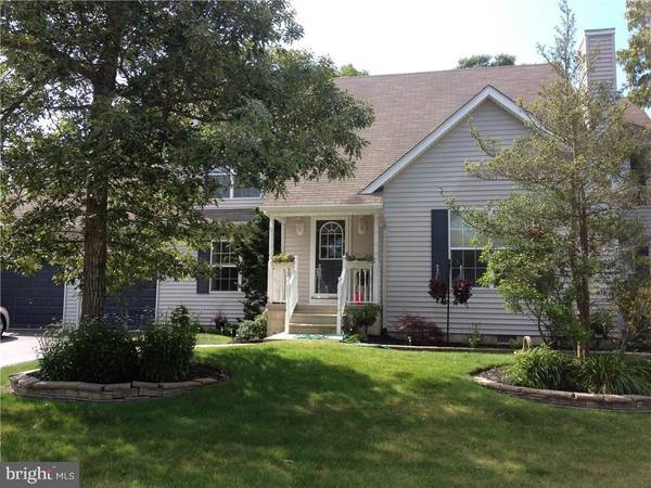 7 HILLCREST LN, Tuckerton, NJ 08087