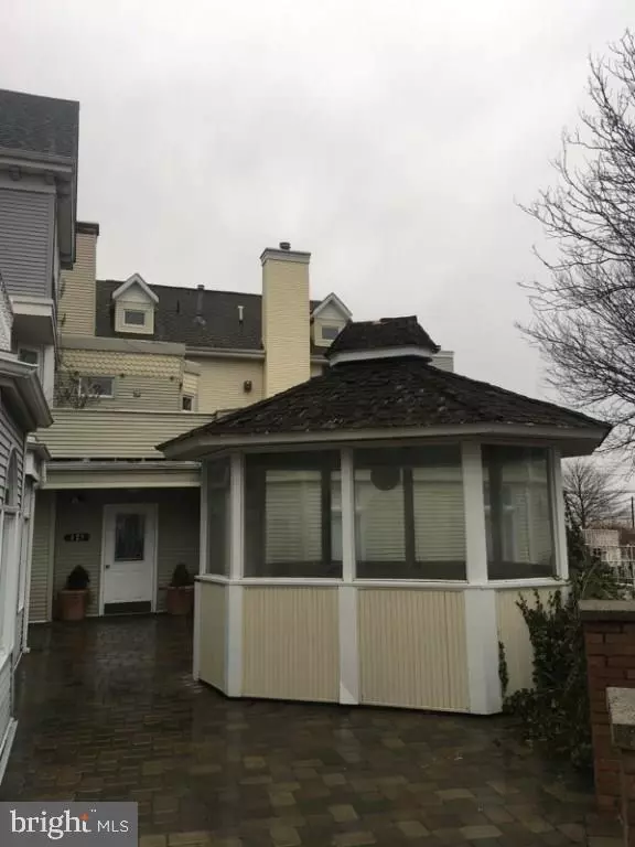 100 1ST ST #8, Keyport, NJ 07735