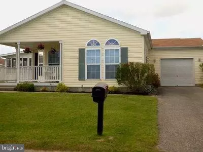 10 BRIDGEWATER AVE, Manahawkin, NJ 08050