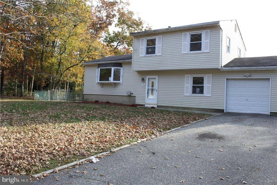 40 WOODLAND RD, Bayville, NJ 08721