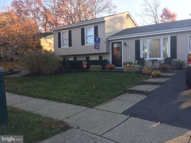 10 MIDWAY CT, Barnegat, NJ 08005