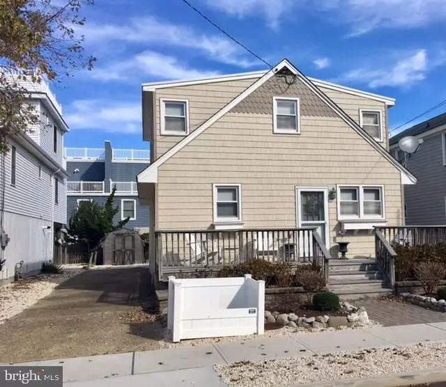 215 6TH ST, Beach Haven, NJ 08008