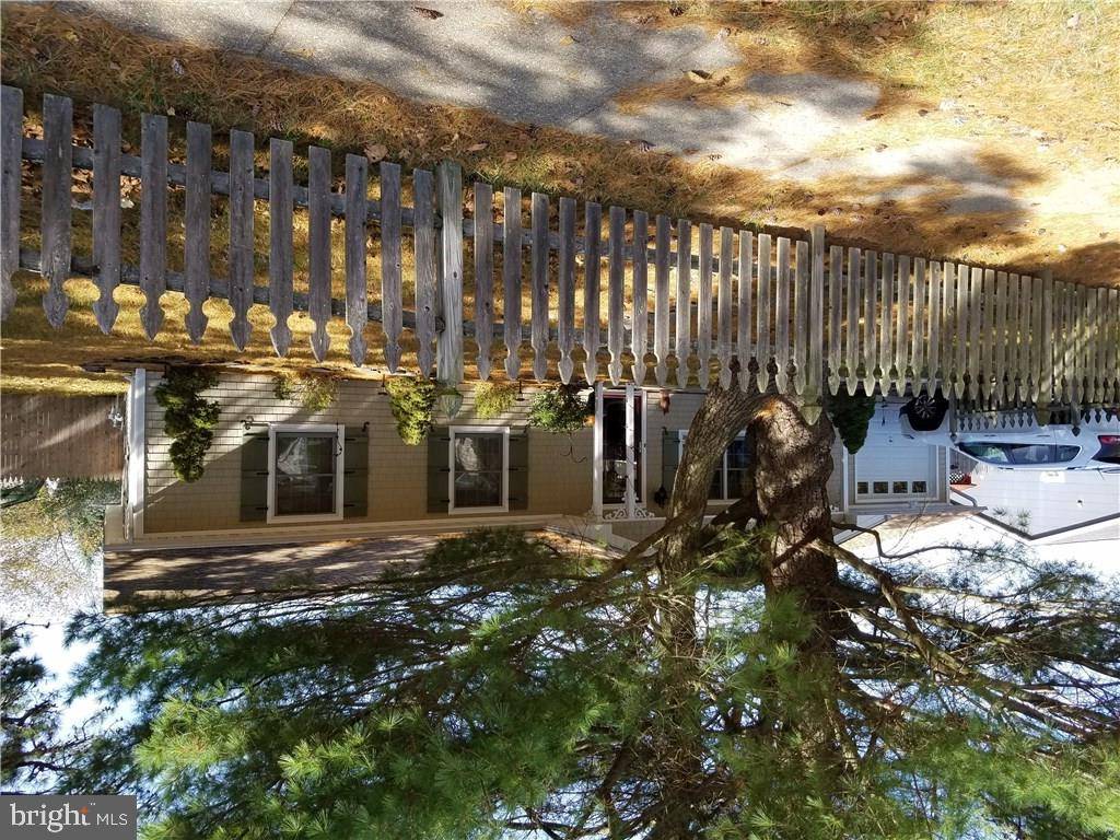 100 BEVERLY DR, Barnegat, NJ 08005