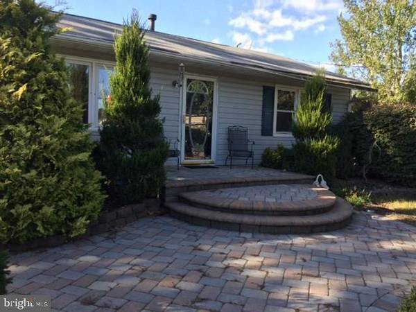 5 CORNELL RD, Toms River, NJ 08757