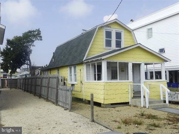 104 W 24TH ST, Ship Bottom, NJ 08008