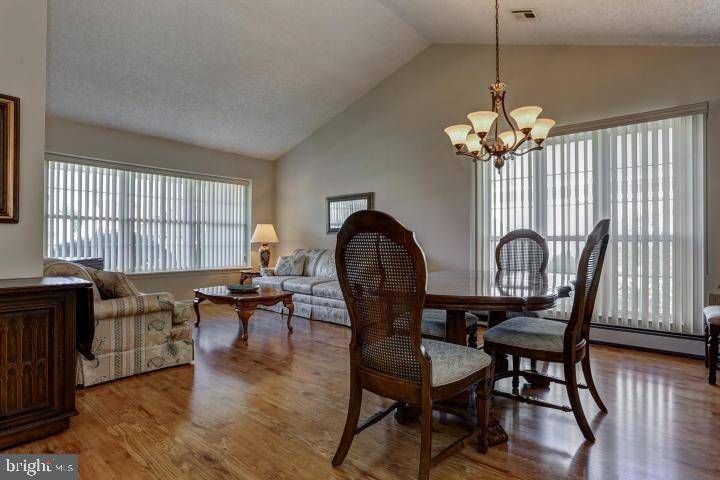 Toms River, NJ 08757,180 CANTERBURY LN
