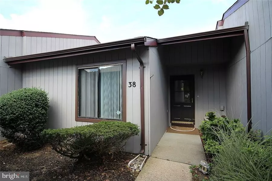 38 CONCORD CT, Red Bank, NJ 07701