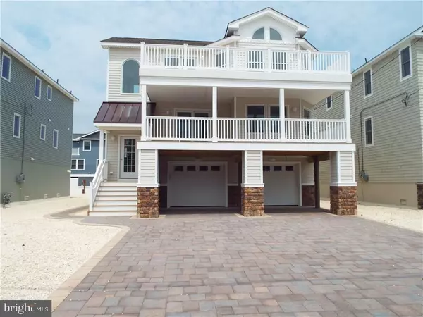 221 N 12TH ST, Surf City, NJ 08008