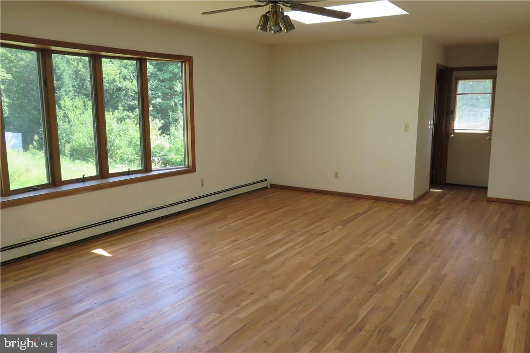 Bayville, NJ 08721,86 HICKORY LN