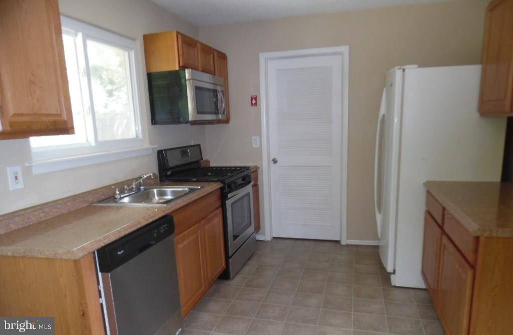 Barnegat, NJ 08005,5 SILVERSMITH CT
