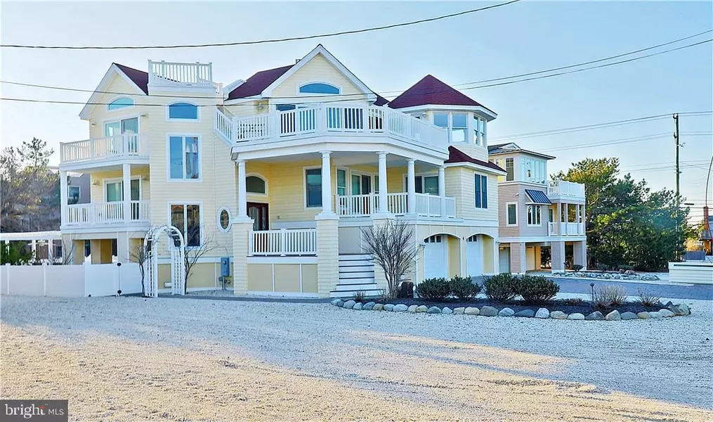 4 E PASSAIC AVE, Harvey Cedars, NJ 08008