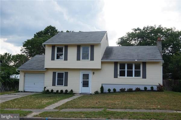 5 COLONIAL CT, Barnegat, NJ 08005