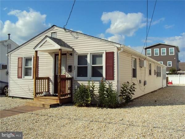 221 W 14TH ST, Ship Bottom, NJ 08008