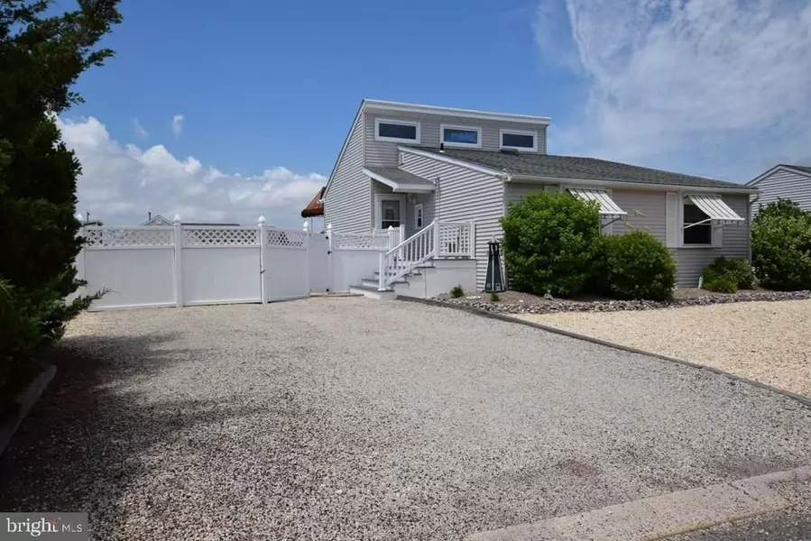 136 SOUTHARD DR, Manahawkin, NJ 08050