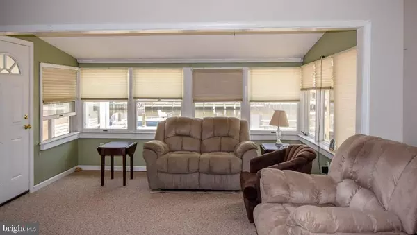 Manahawkin, NJ 08050,64 MARGUERITE LN