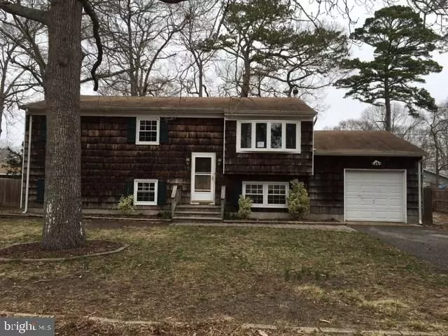 110 WALNUT DR, Lanoka Harbor, NJ 08734