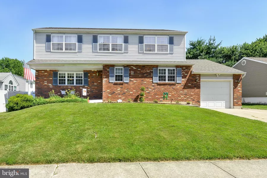 32 NEEDLELEAF DR, Newark, DE 19702