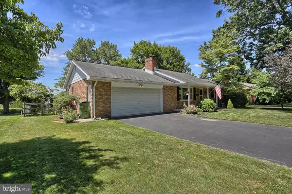 Hanover, PA 17331,34 OAK HILLS DR