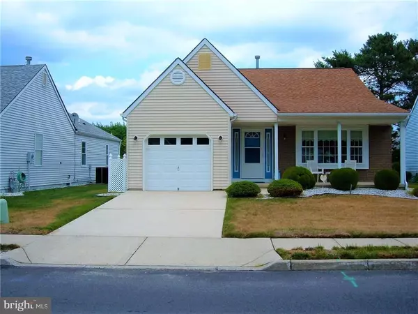 40 TRENT DR, Toms River, NJ 08757