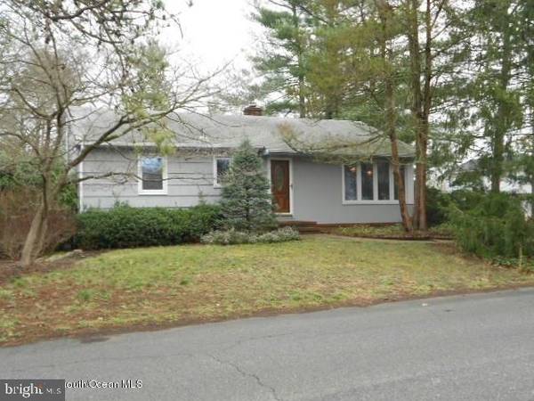 64 BIRCH ST, Beachwood, NJ 08722