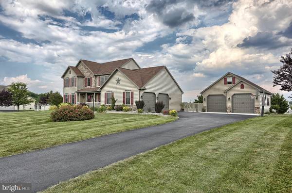 24 APPLE CREEK LN, Myerstown, PA 17067